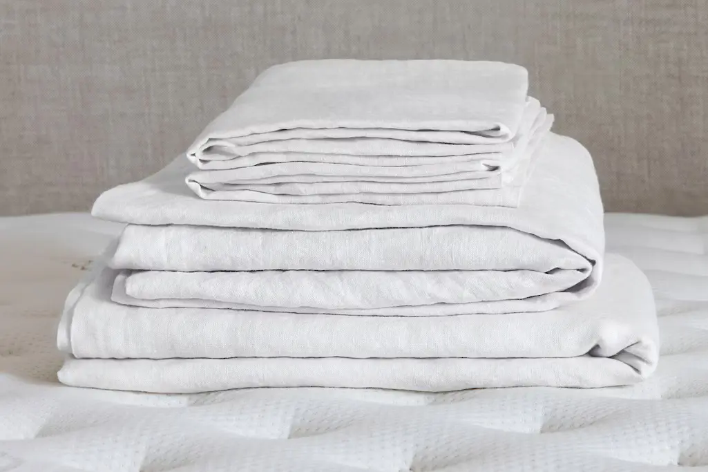 linen sheet set folded white 3 2